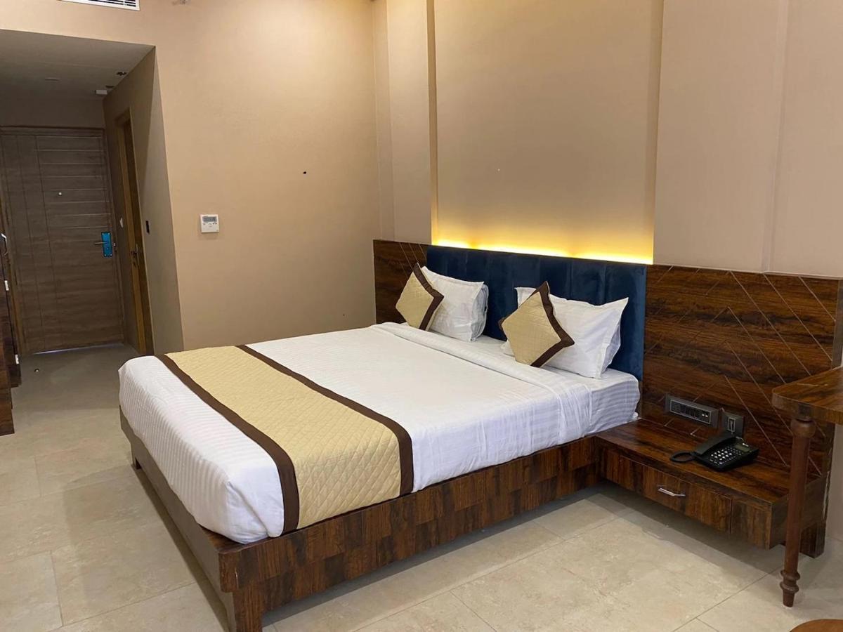 The Sarbati Palace Hotel Shāhpura Buitenkant foto
